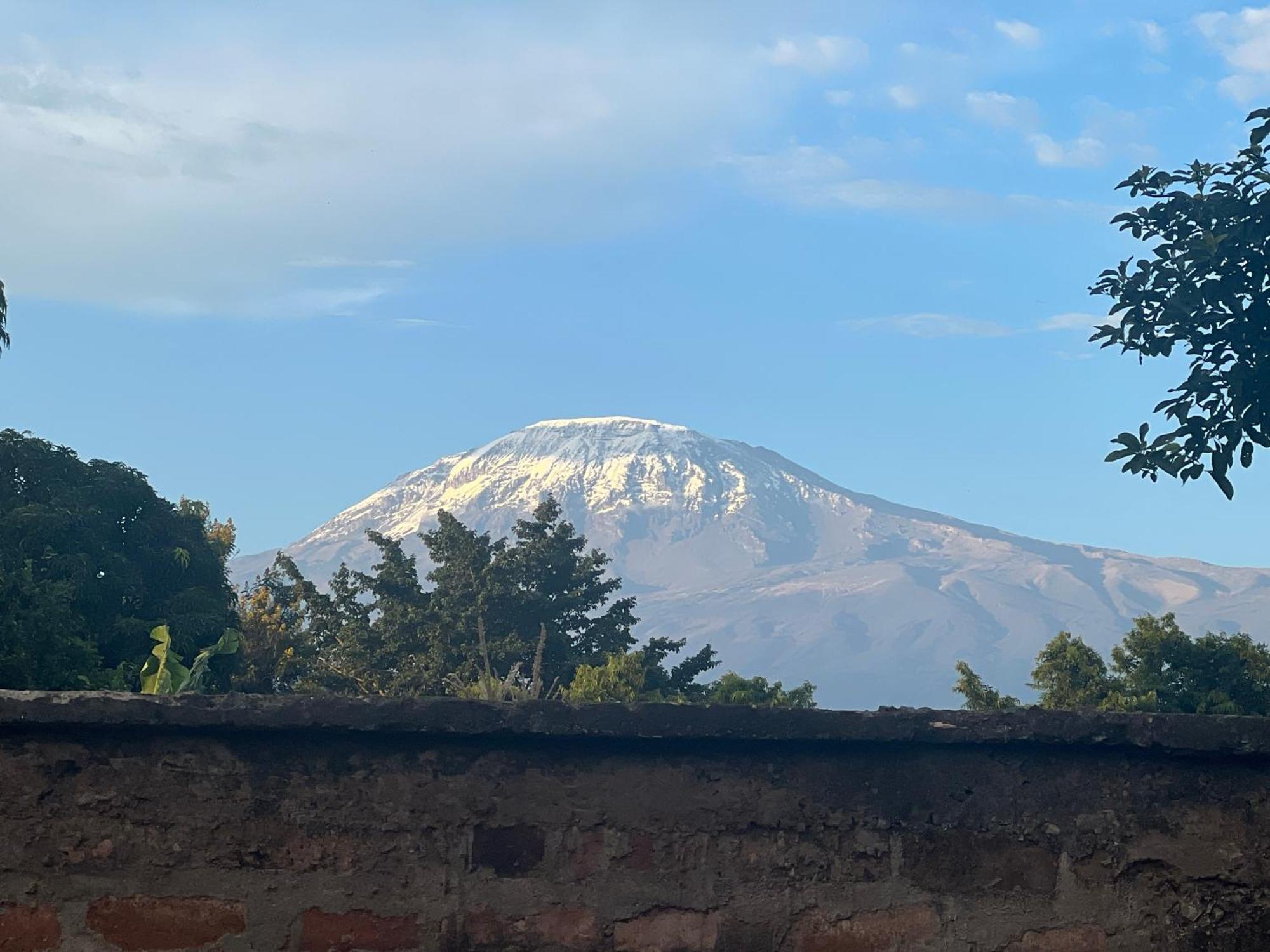 Kilimanjaro Trekcity Hostel Моши Екстериор снимка